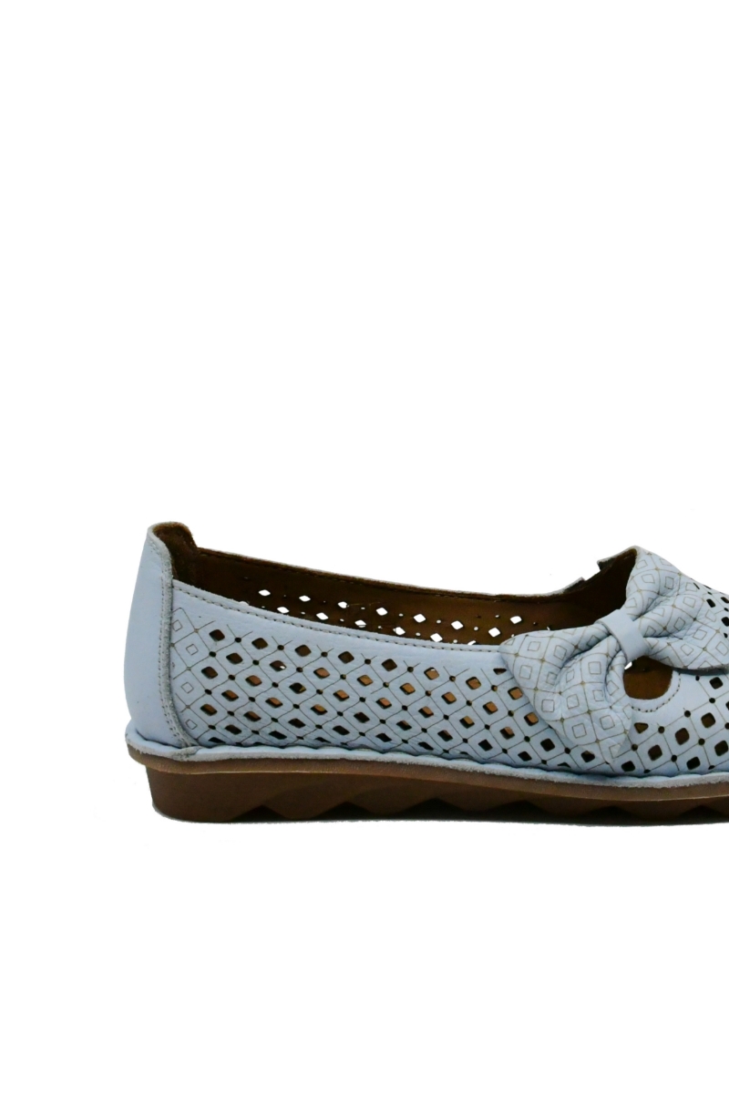 Imagine Mocasini bleu din piele naturală cu perforații și fundiță MIR181