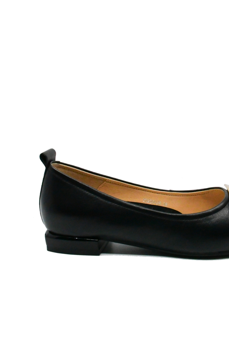Imagine Pantofi negri din piele naturală, cu accente metalice OTR20002