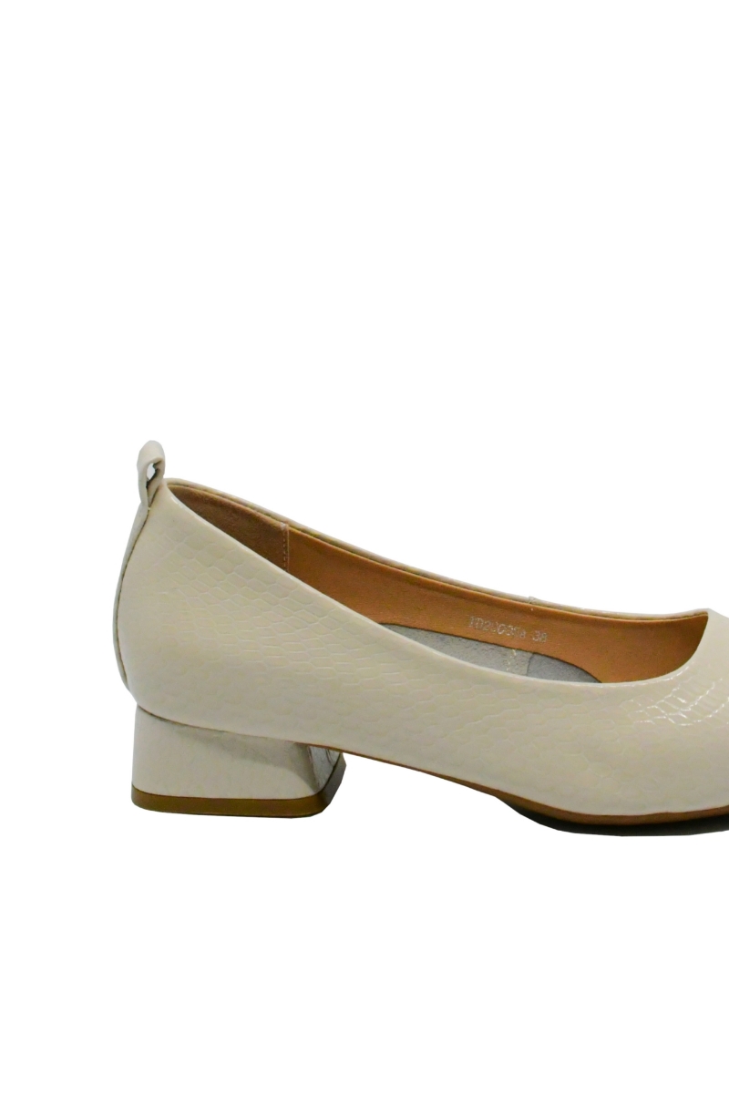 Imagine Pantofi crem din lac cu imprimeu croco OTR20005
