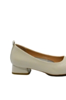 Imagine Pantofi crem din lac cu imprimeu croco OTR20005