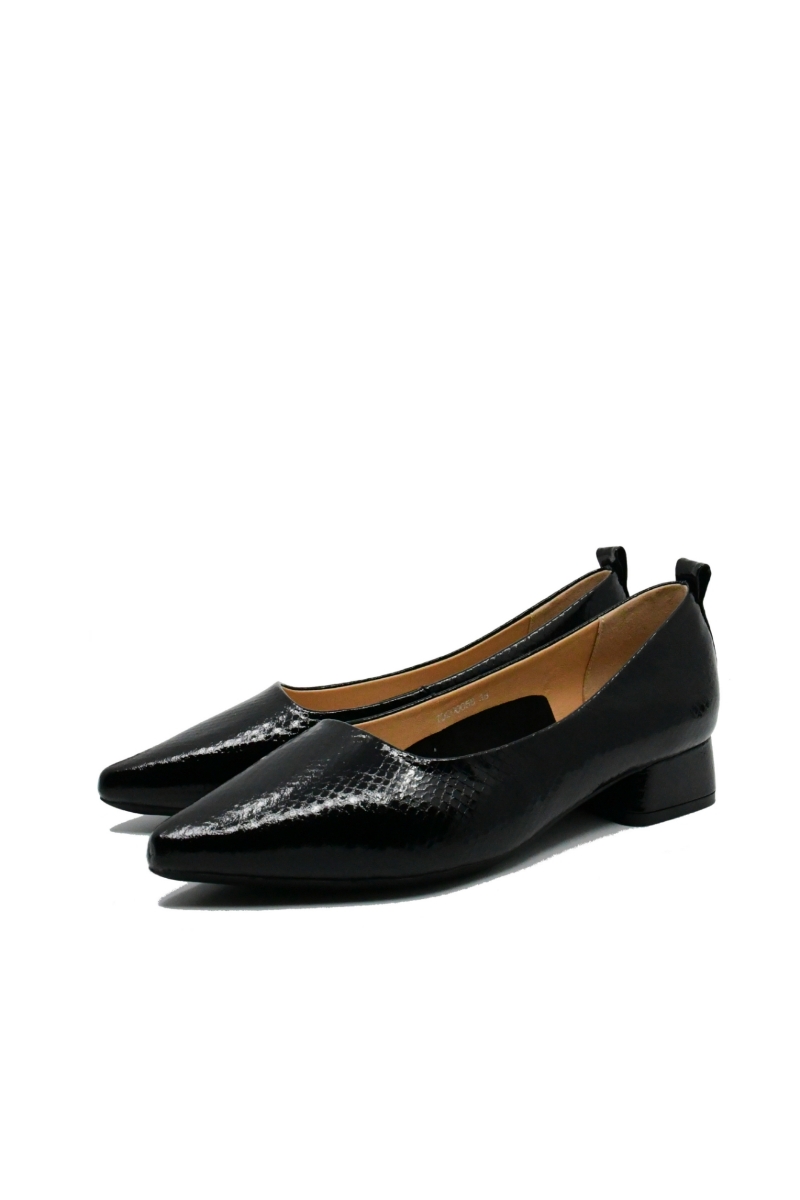 Imagine Pantofi negri din lac cu imprimeu croco OTR20005