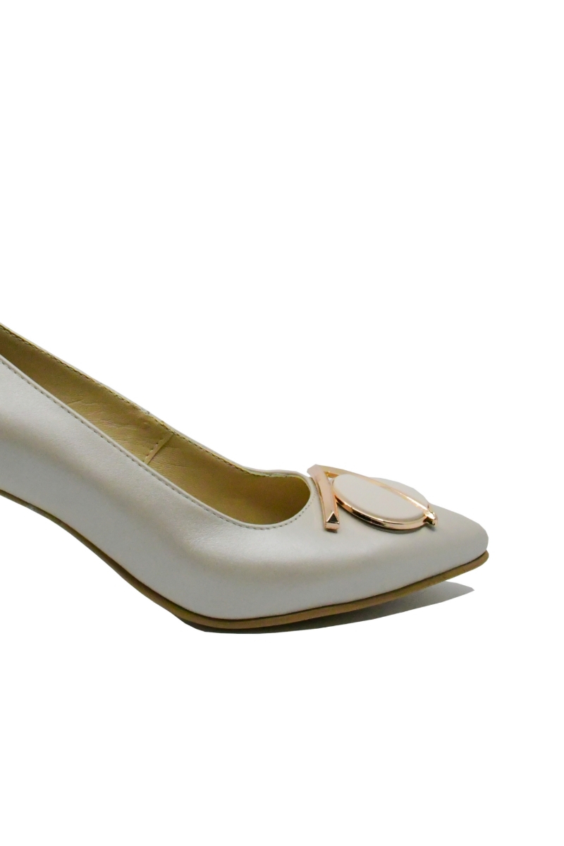 Imagine Pantofi stiletto din piele naturală, bej sidefat cu decorațiune aurie SORA24