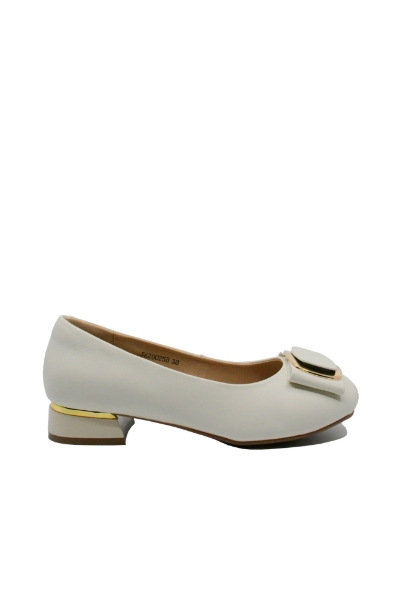 Imagine Pantofi crem din piele naturală, cu cataramă decorativă OTR820025