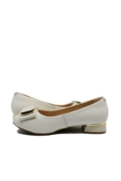 Imagine Pantofi crem din piele naturală, cu cataramă decorativă OTR820025