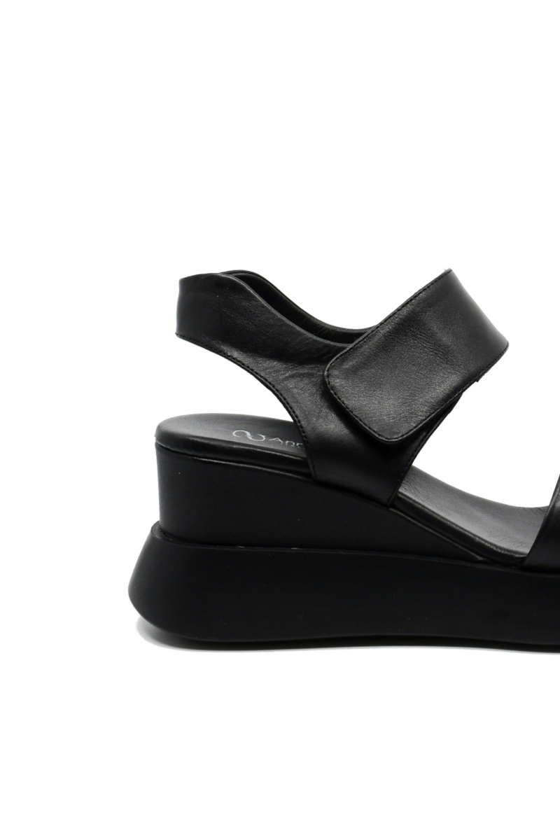 Imagine Sandale damă wedge negre din piele naturală GOR840