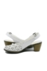 Imagine Pantofi decupați din piele naturală albi cu model floral RIK40981-80