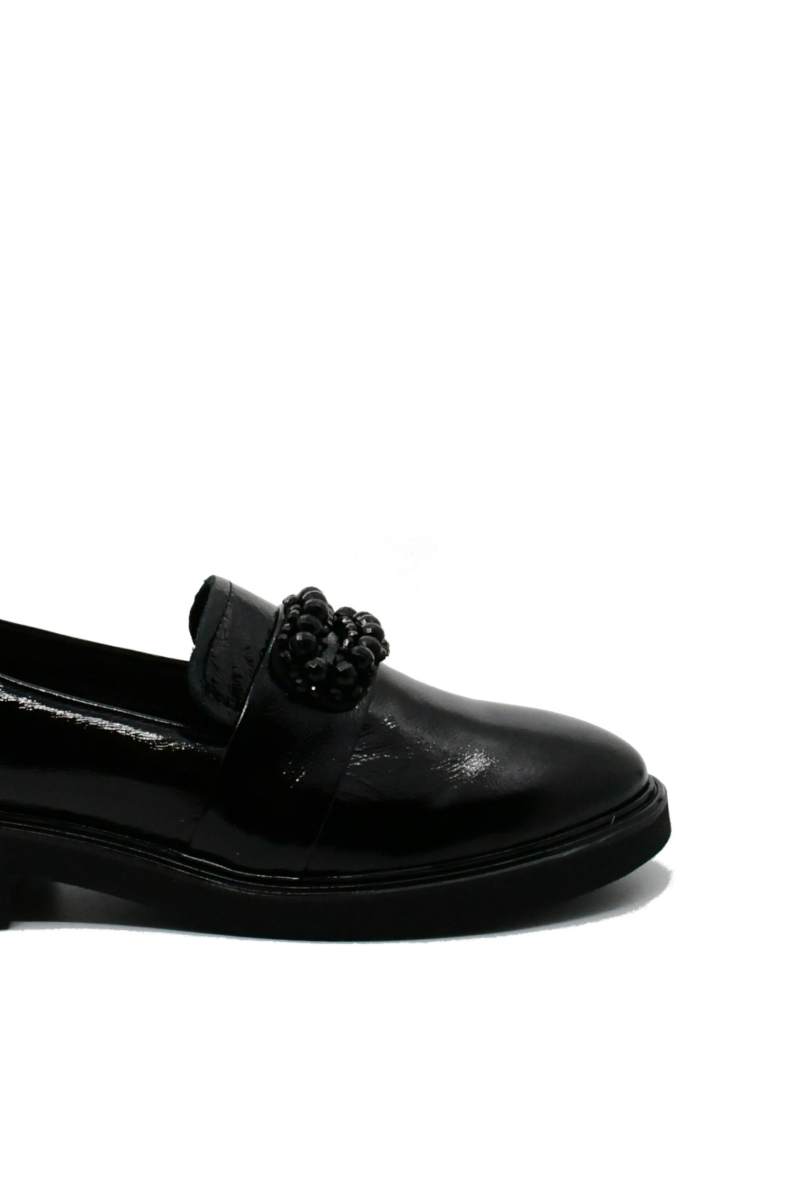 Imagine Pantofi damă casual, cu coroniță decorativă, negri, din lac FLO611