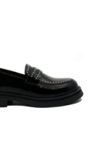 Imagine Loaferi decorați cu ținte, negri, din lac CASP604