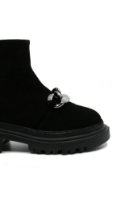 Imagine Ghete damă negre, din piele întoarsă, cu talpa masivă și zale decorative GOR4444
