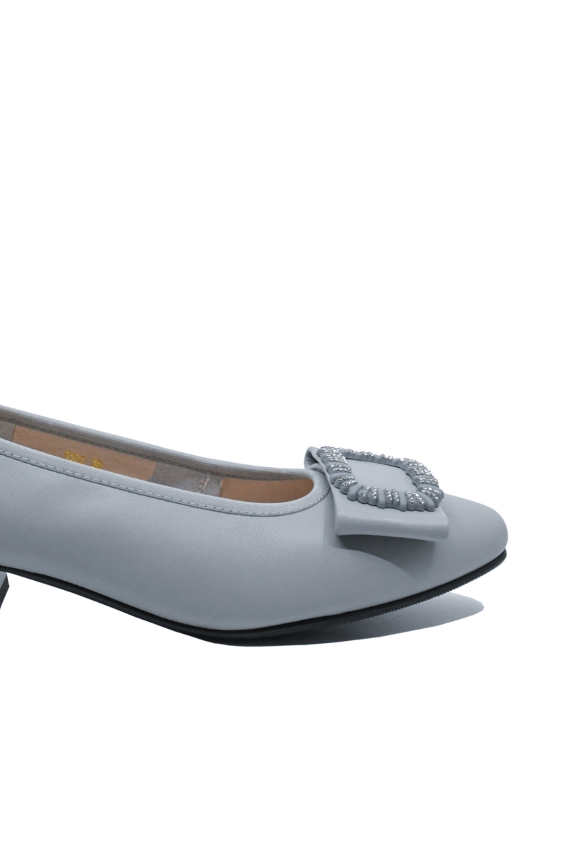 Imagine Pantofi damă cu aplicație cu ștrasuri, light blue, din piele naturală FNX5598