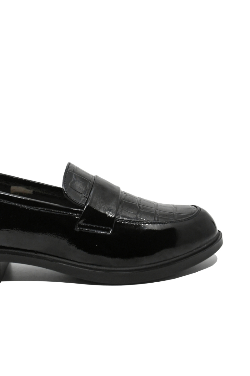 Imagine Pantofi loafer damă negri din lac cu model croco OTR440007