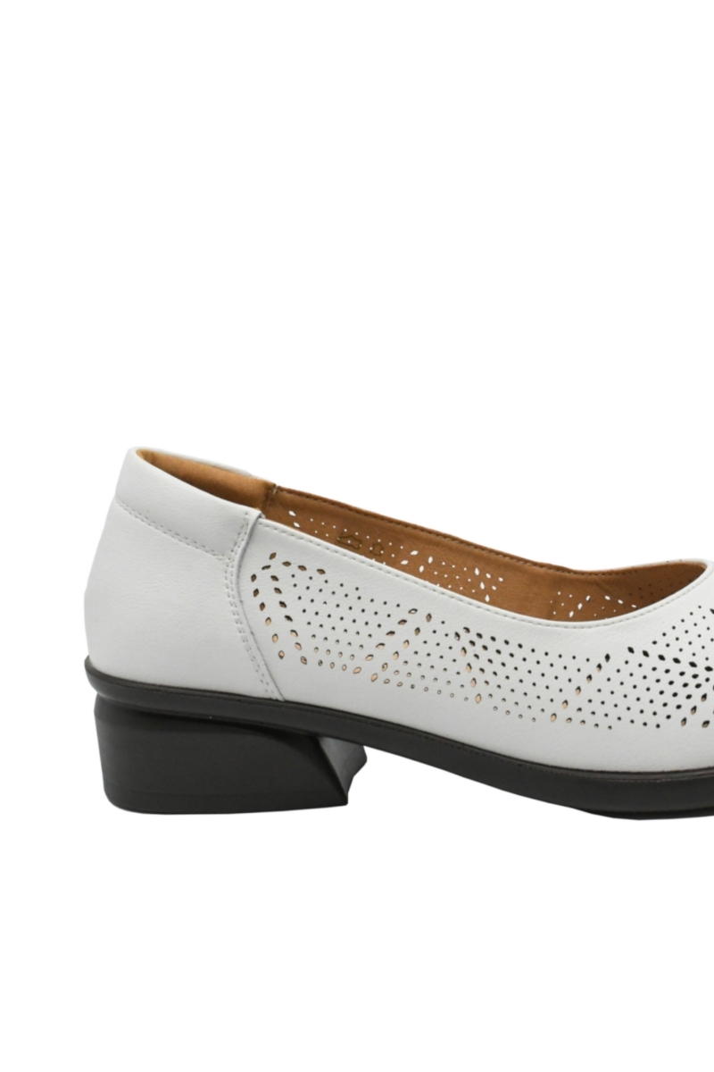 Imagine Pantofi vară damă albi din piele naturală cu model perforat OTR140029