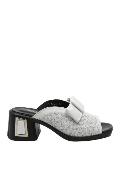 Imagine Saboți albi din piele naturală cu fundiță și model floral MIR9506