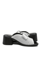 Imagine Saboți albi din piele naturală cu fundiță și model floral MIR9506