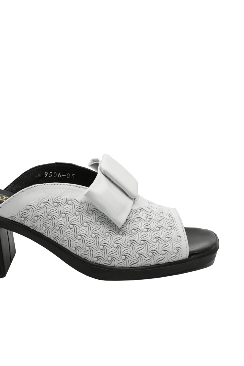 Imagine Saboți albi din piele naturală cu fundiță și model floral MIR9506