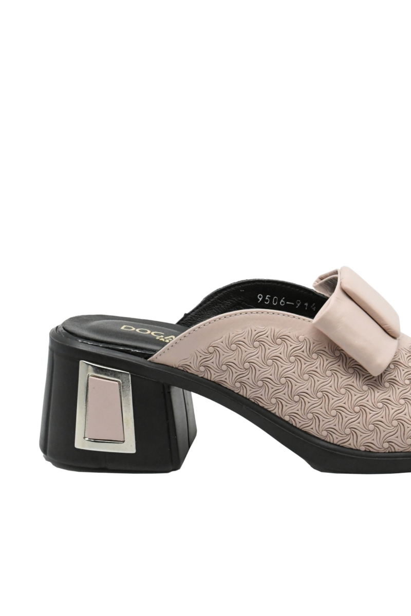 Imagine Saboți roz pudră din piele naturală cu fundiță și model floral MIR9506