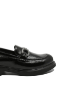 Imagine Loaferi damă negri din lac , cu accesoriu metalic FLO618NL