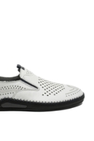 Imagine Mocasini bărbați albi din piele naturală, cu perforații și modele GOR1049