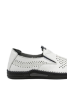 Imagine Mocasini bărbați albi din piele naturală, cu perforații și modele GOR1049
