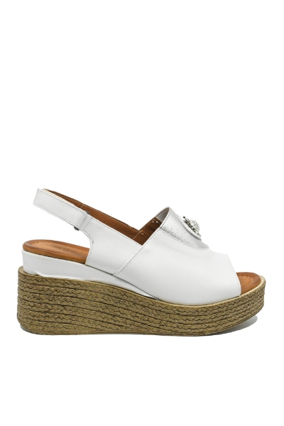 Imagine Sandale damă wedge, albe din piele naturală, cu aplicație buburuză MIR11003