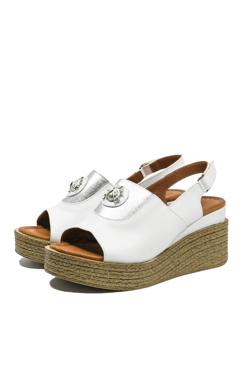 Imagine Sandale damă wedge, albe din piele naturală, cu aplicație buburuză MIR11003