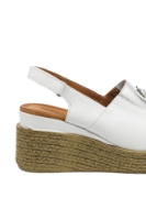 Imagine Sandale damă wedge, albe din piele naturală, cu aplicație buburuză MIR11003