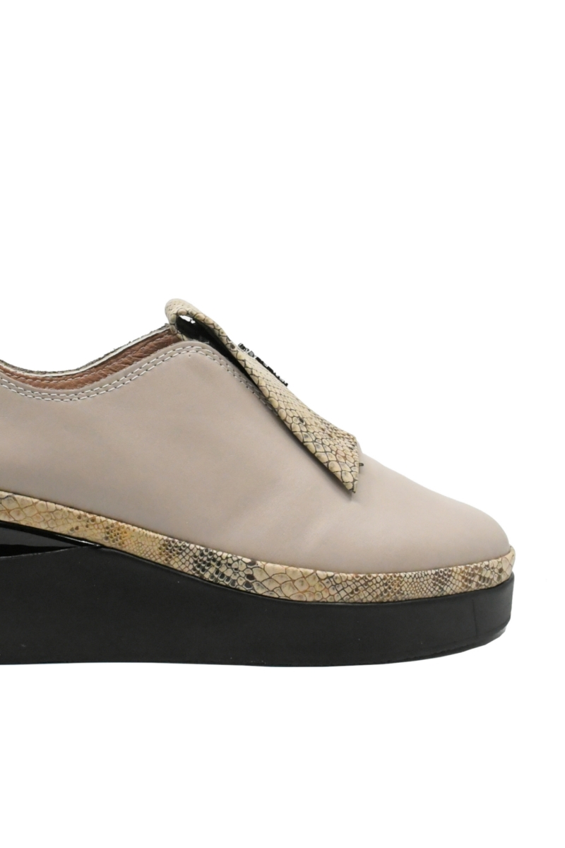 Imagine Pantofi slip-on cu talpa înaltă, bej din piele naturală MIR242325