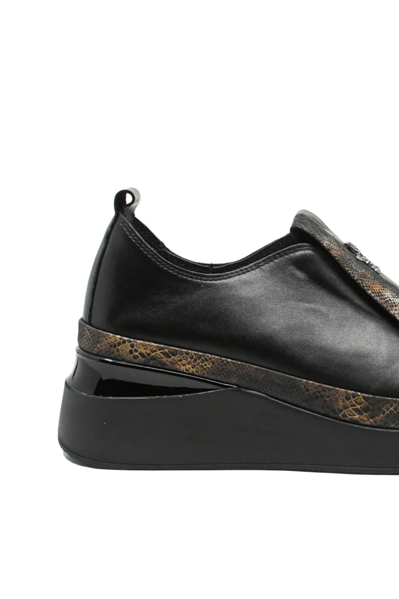 Imagine Pantofi slip-on cu talpa înaltă, negri din piele naturală MIR242325