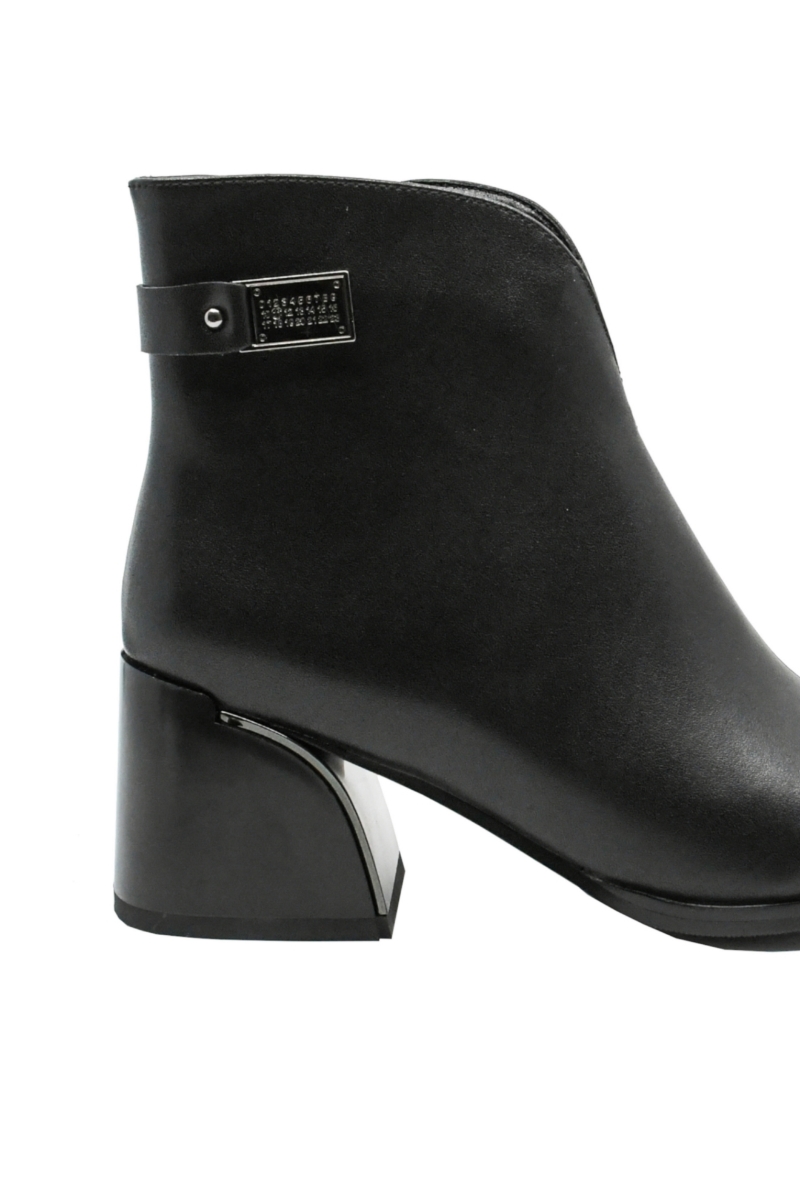 Imagine Botine până la gleznă, negre, din piele naturală GOR2561