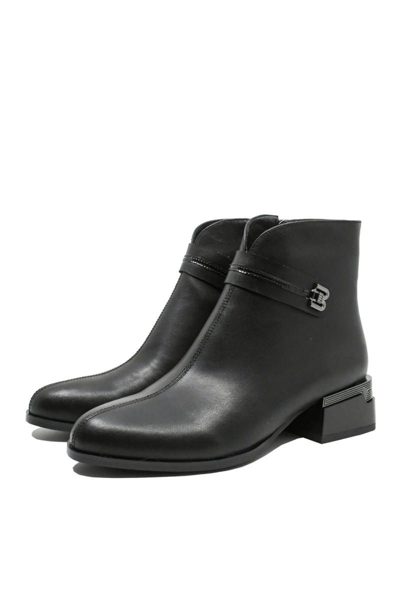 Imagine Botine până la gleznă, negre din piele naturală, cu accente metalice GOR2565