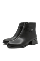 Imagine Botine până la gleznă, negre din piele naturală, cu accente metalice GOR2565