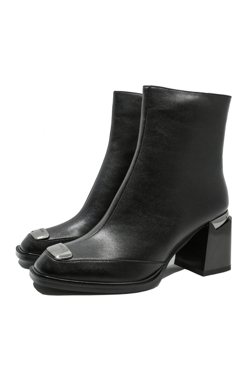 Imagine Botine damă negre, din piele naturală cu vârf pătrat și detalii metalice GOR2534