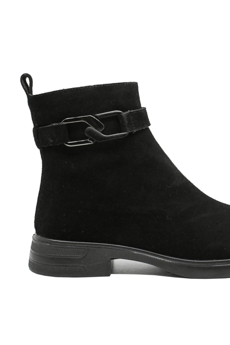 Imagine Ghete joase negre din piele întoarsă cu baretă și lanț OTR70005NV