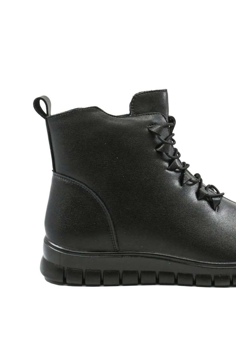 Imagine Ghete plate negre din piele naturală, cu șiret decorativ OTR570011