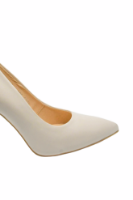 Imagine Pantofi eleganți cu toc stiletto cu charmuri, crem, din piele naturală KOR2985